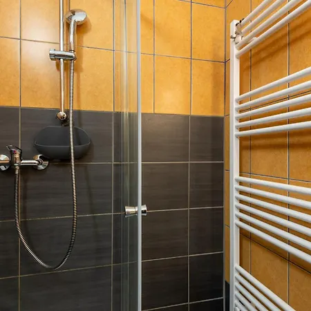 Apartamento With Good Transport Link 2